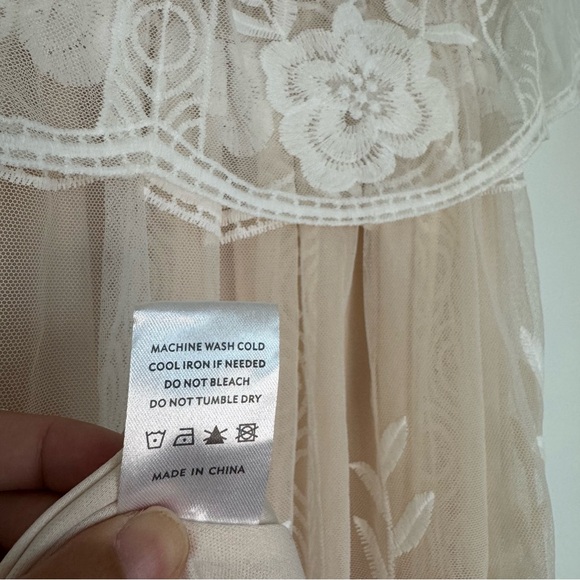 XS NWT Baltic Born Maxi Dress Off White Cream Lace Maxi Guinevere Off Shoulder - Picture 12 of 16